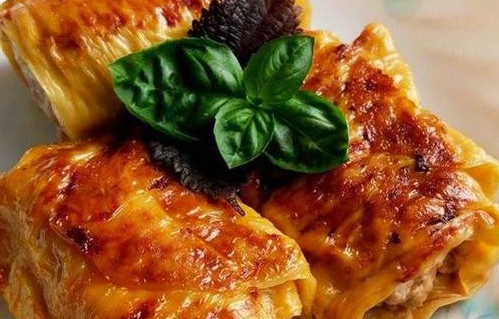 为啥做的肉卷煎一切就碎