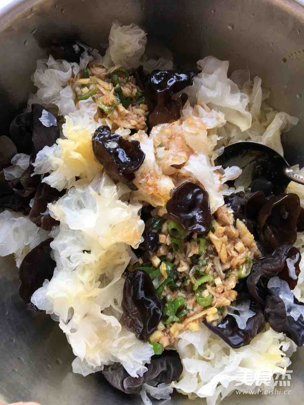 凉拌双耳的做法