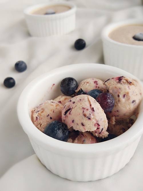 蓝莓优格冰淇淋