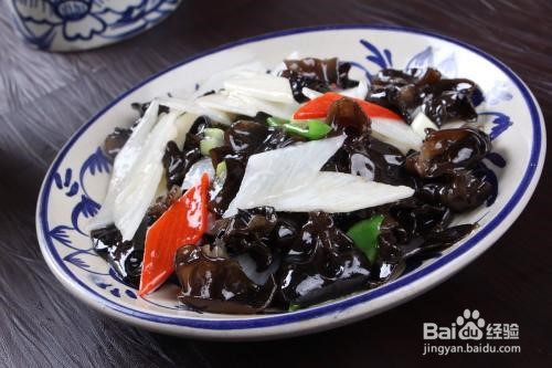 山药炒木耳的功效