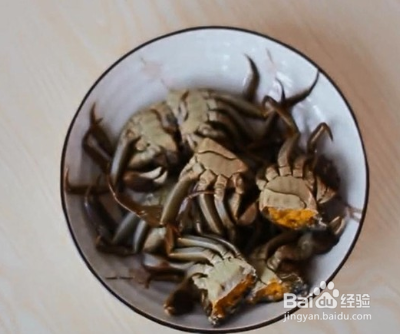 吮指油炸香辣六月黄的做法
