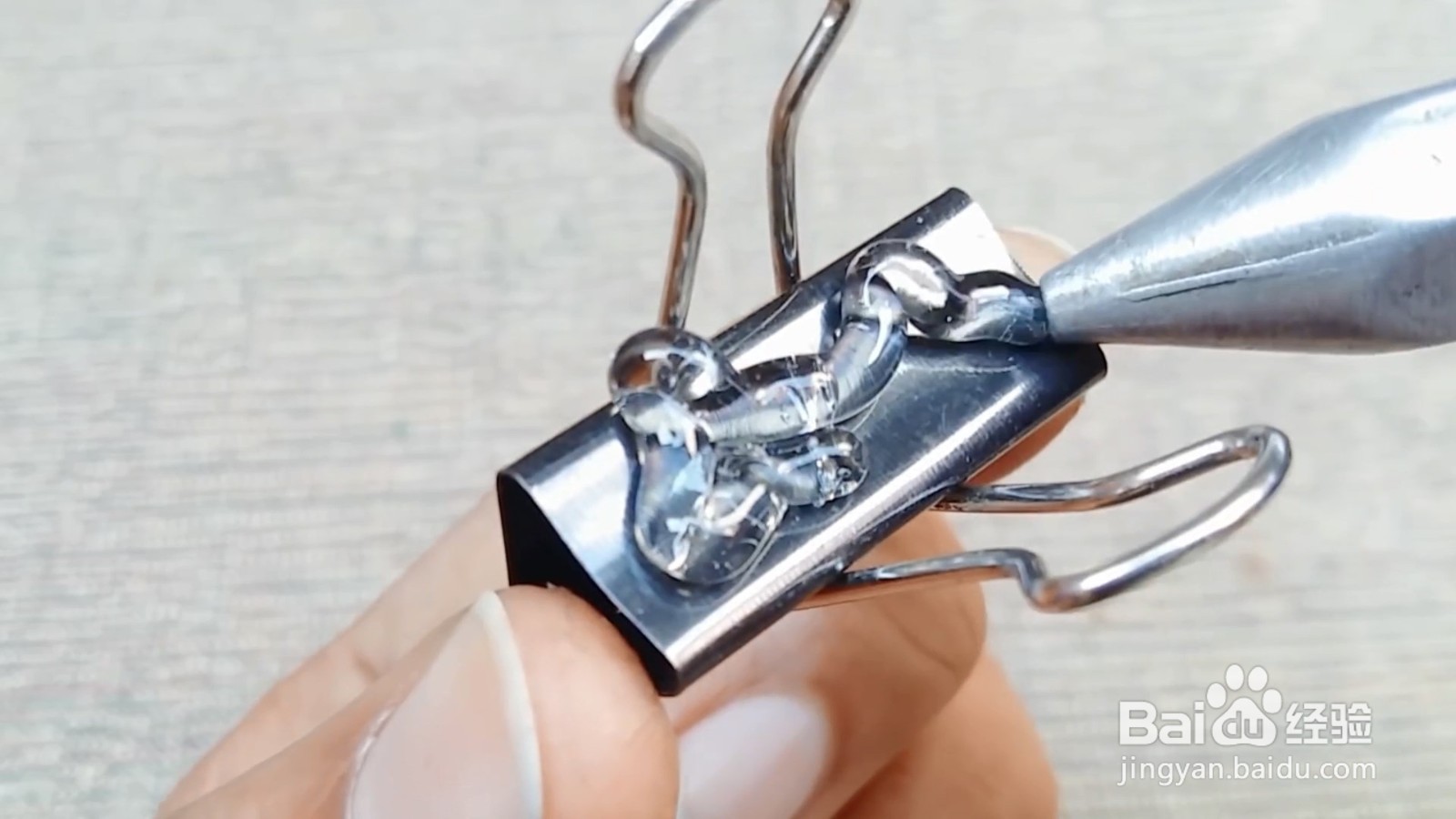 给铅笔配一个削笔刀，再也不用到处找它了