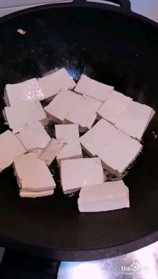 松茸春笋煲豆腐的做法