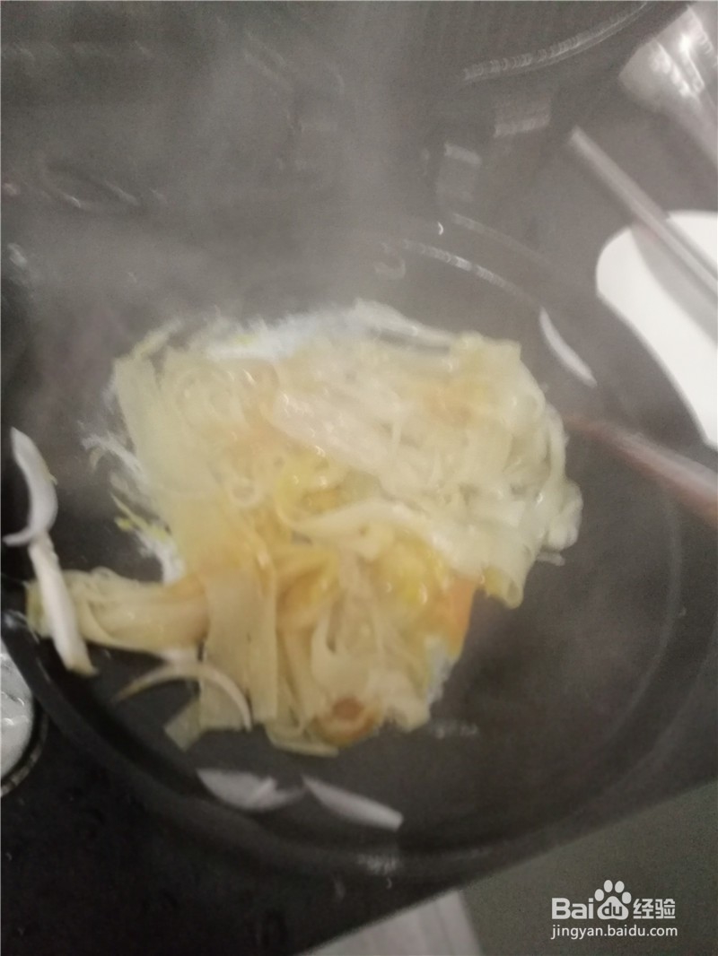 冷面炒洋葱鸡蛋