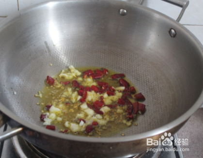 如何做虎皮蛋肉片炒花菜