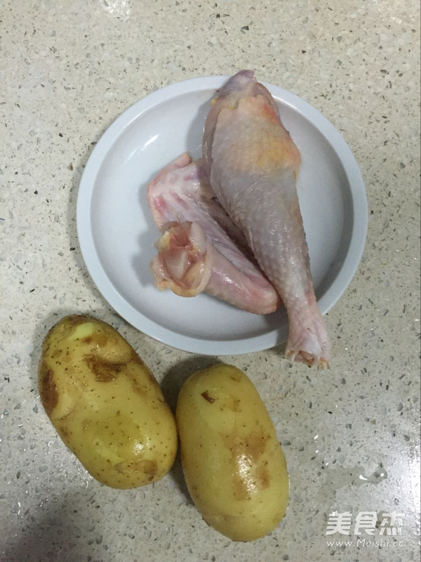 酱味鸡块蒸土豆
