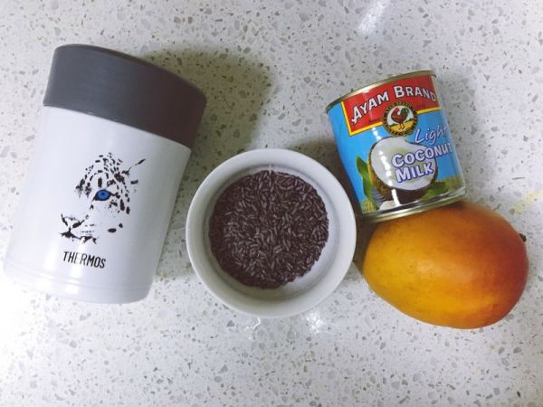 椰浆芒果紫米粥