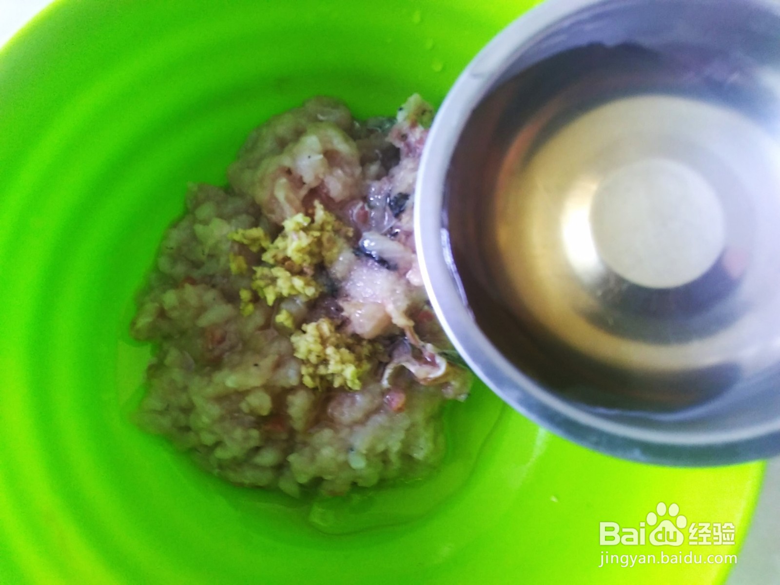 丝瓜和鱼丸这样滚汤，鲜美又好吃