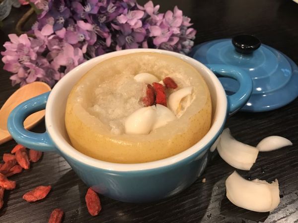 雪梨百合椰奶炖燕窝