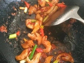 红烧肥肠面怎么做
