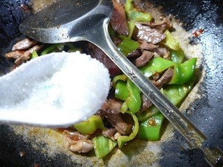 尖椒炒猪心怎么做？