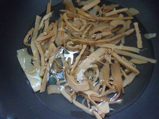 四川笋子烧牛肉的做法