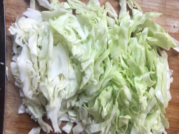 卷心菜鸡蛋炒面