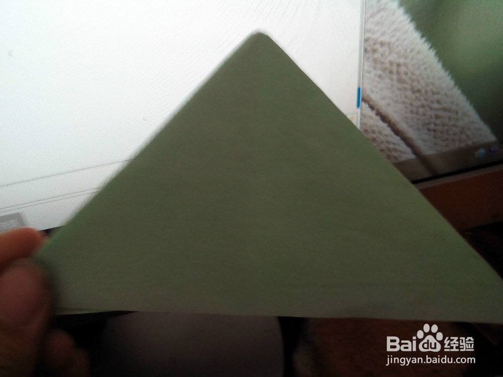 怎样用彩纸折漂亮的心形