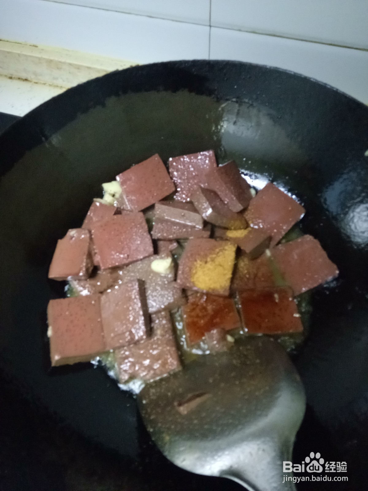家常青椒炒鸭血
