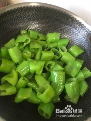 养生食补糖醋青椒的做法