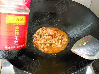 酸菜酱鱼丁面