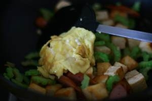 怎么做苦瓜滑蛋炒豆腐