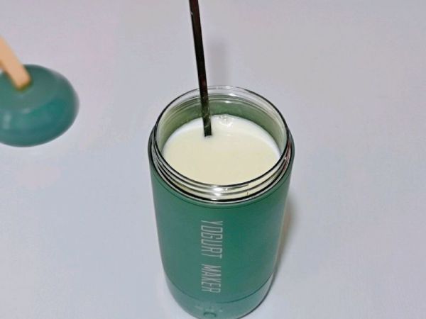 自制蔓越莓果酱酸奶