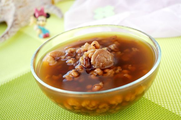 红豆薏米桂圆养颜汤