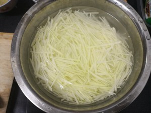 健康养生佳品青椒土豆丝的做法