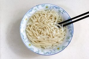 解腻开胃酸辣凉拌面
