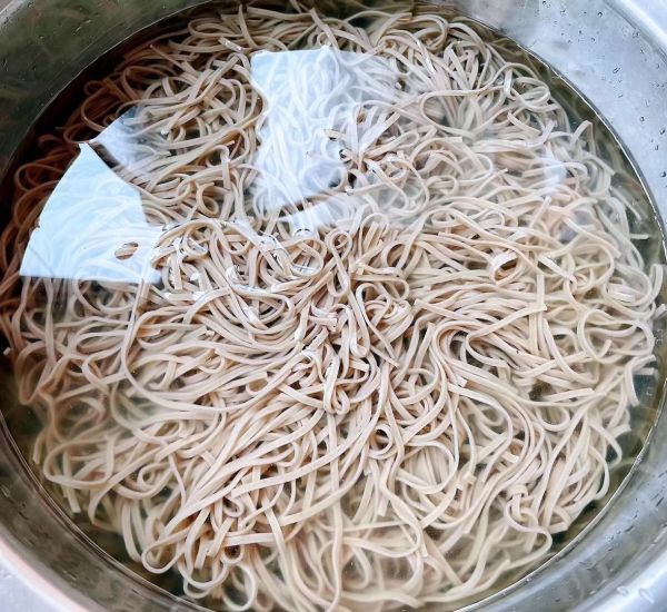 排骨番茄煎蛋荞麦面