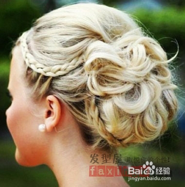 时尚卷发盘发发型 五分钟打造美娇娘