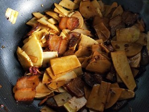 冬笋炒腊肉怎么做