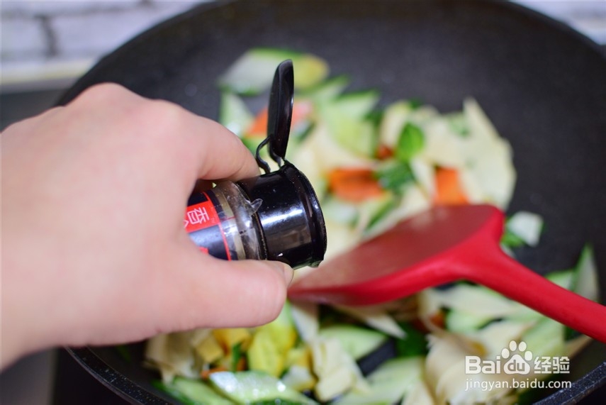 带你做黄瓜炒豆皮