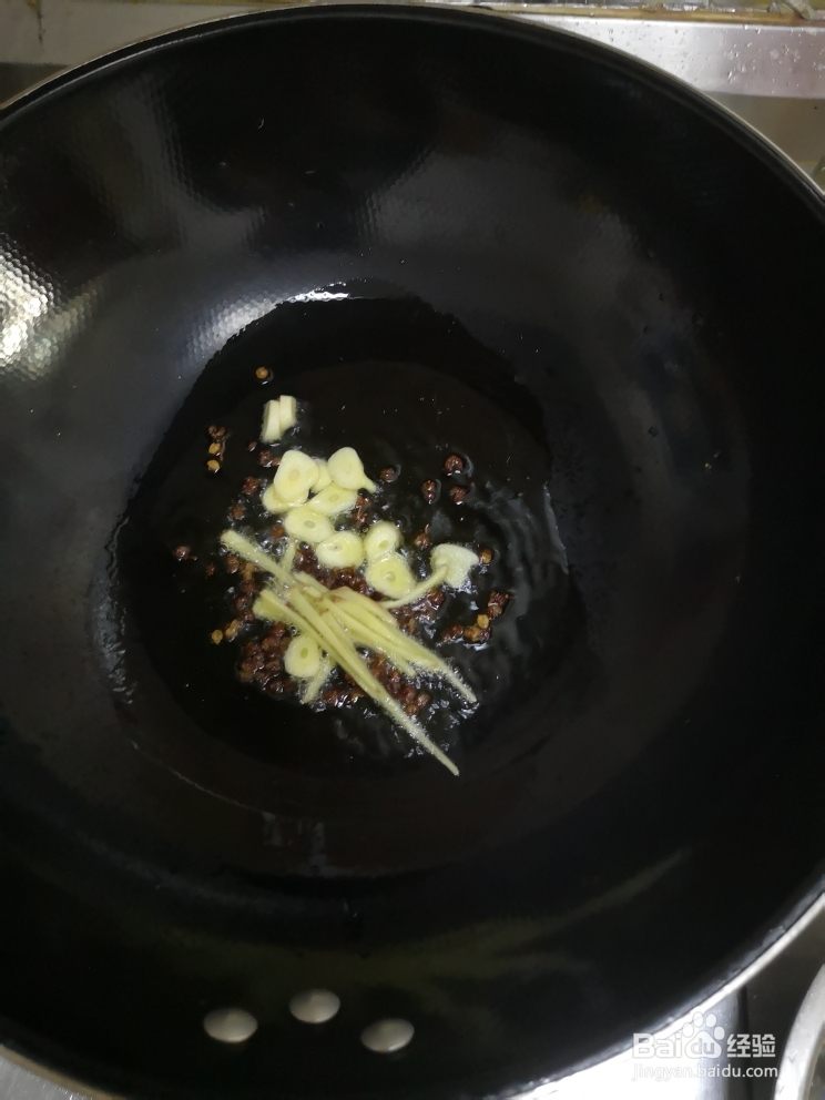 好吃到哭的肉丝酸菜鸡汤米线