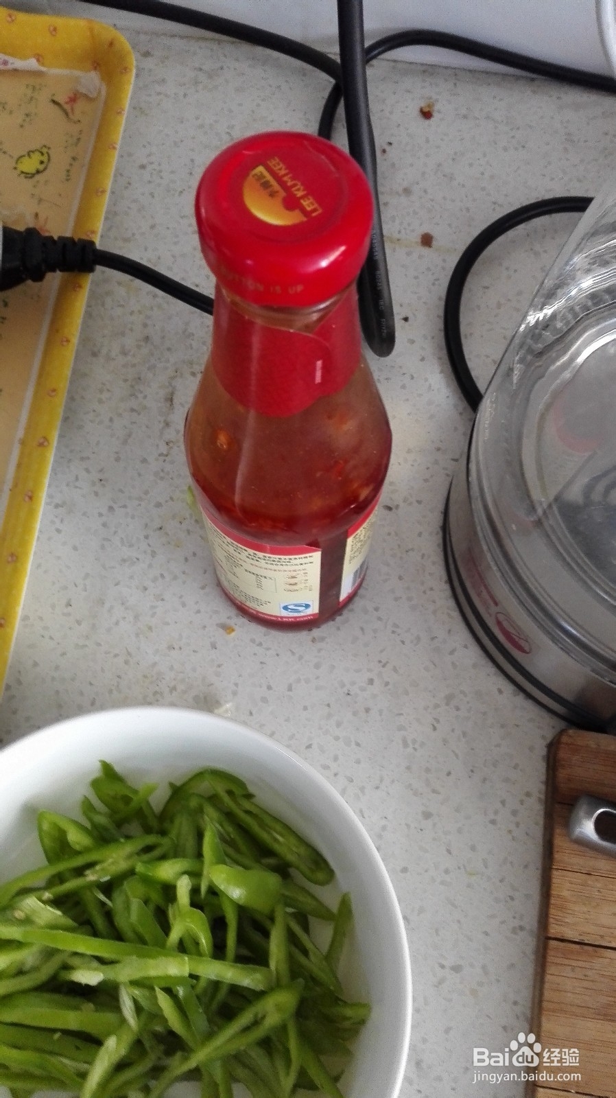 在家做鱼香肉丝用泰式甜辣酱代替泡椒