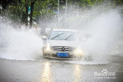 关于雨天开车的几点注意事项