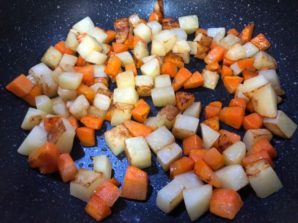 油焖土豆鸡腿肉