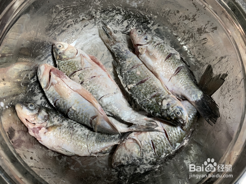 怎么做应该是相当补钙??鱼骨头鱼刺一起