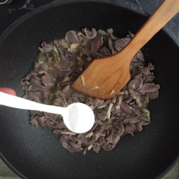 #美食美刻,乐享美极#酸辣鸡杂