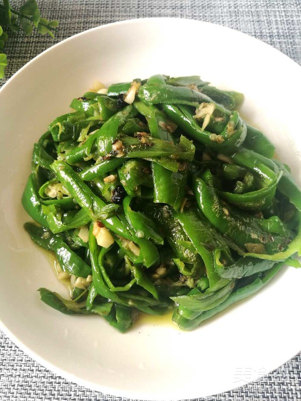 蒜蓉煎青椒的做法