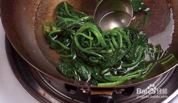 金银蛋浸菠菜