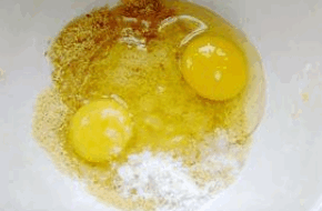 蛋酥香蕉卷的做法