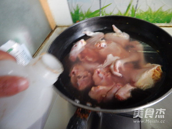 小土豆烧鸡的做法