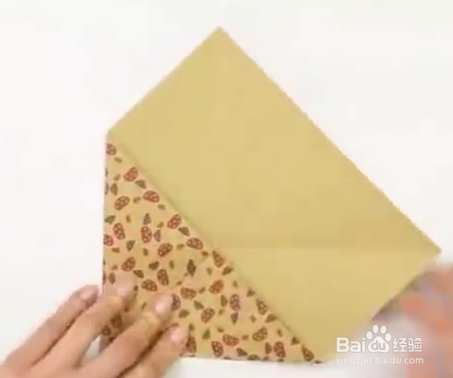 如何折一个方形纸盒