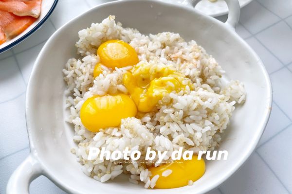 三文鱼牛油果藜麦炒饭