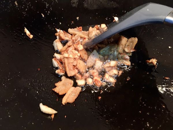 蒜头猪油炝炒甘蓝菜