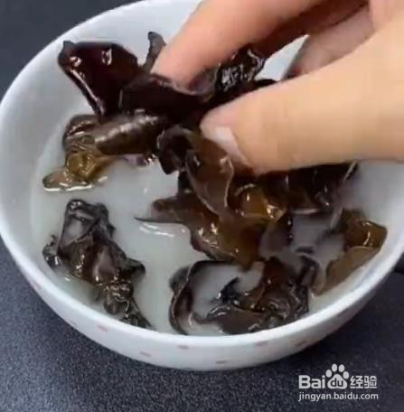 如何正确快速泡发木耳