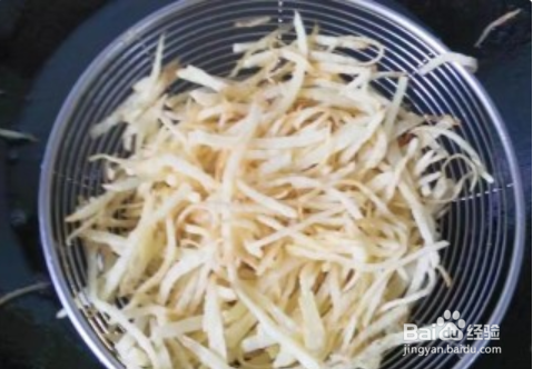 制作干煸土豆丝