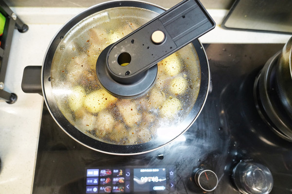 红烧土豆牛腩焖腐竹