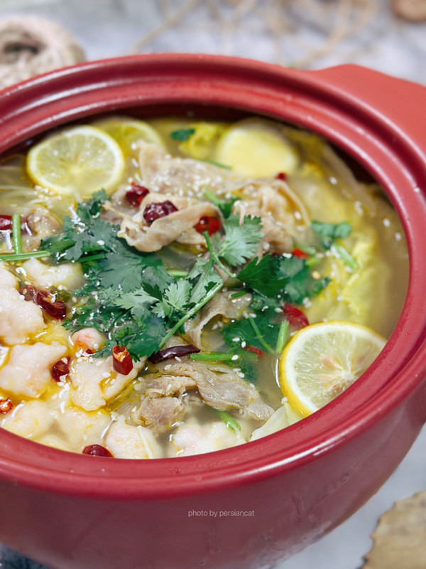 10分钟搞定低卡虾滑酸汤肥牛煲