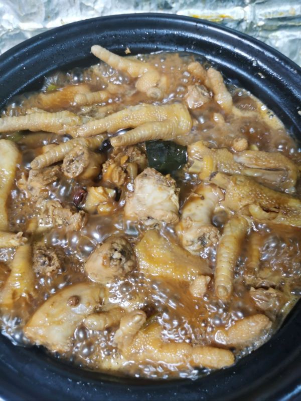 解馋鸡爪鸡脖煲