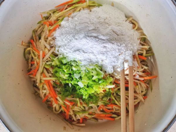 蔬菜土豆丝鸡蛋煎饼
