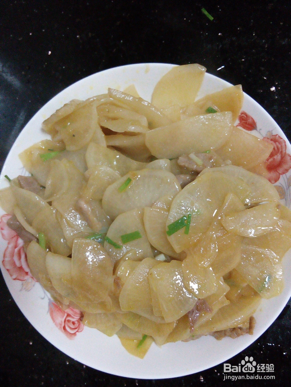 如何做一道美味的白萝卜烧肉片